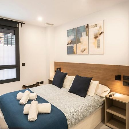 Apartamentos Bajeles Sevilla Urban Bagian luar foto