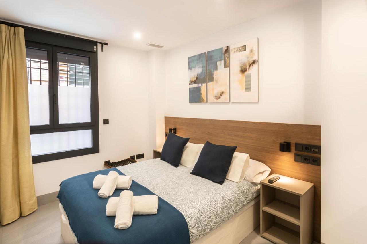 Apartamentos Bajeles Sevilla Urban Bagian luar foto