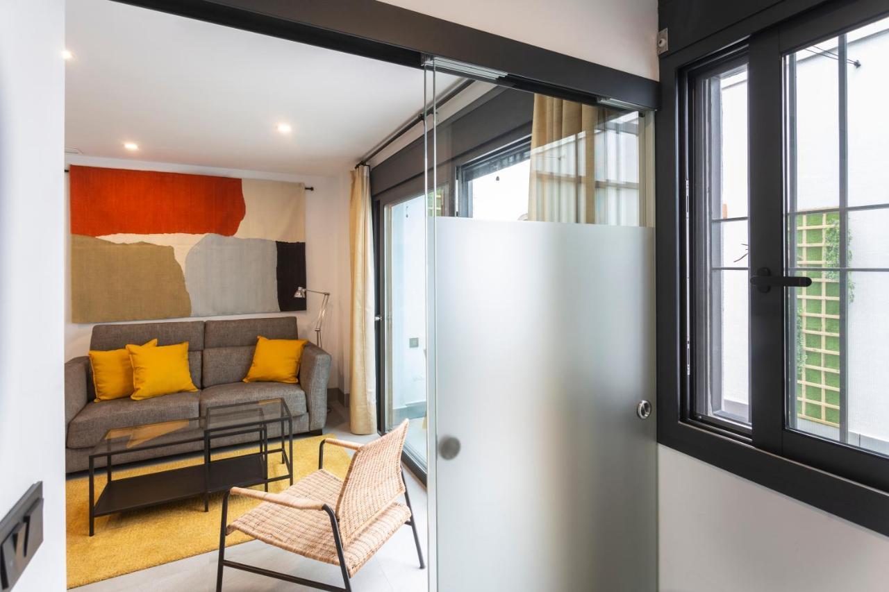 Apartamentos Bajeles Sevilla Urban Bagian luar foto