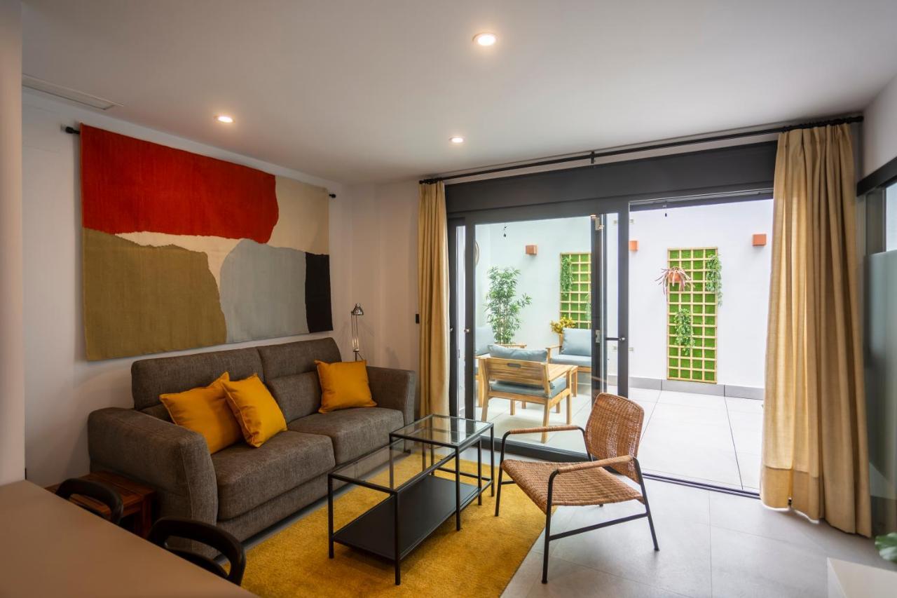 Apartamentos Bajeles Sevilla Urban Bagian luar foto