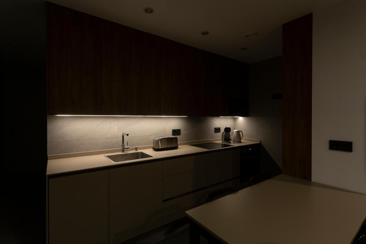Apartamentos Bajeles Sevilla Urban Bagian luar foto