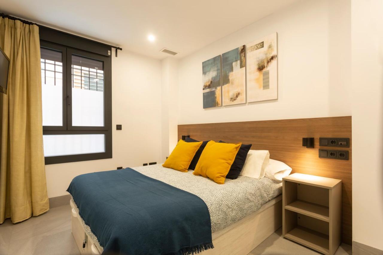 Apartamentos Bajeles Sevilla Urban Bagian luar foto