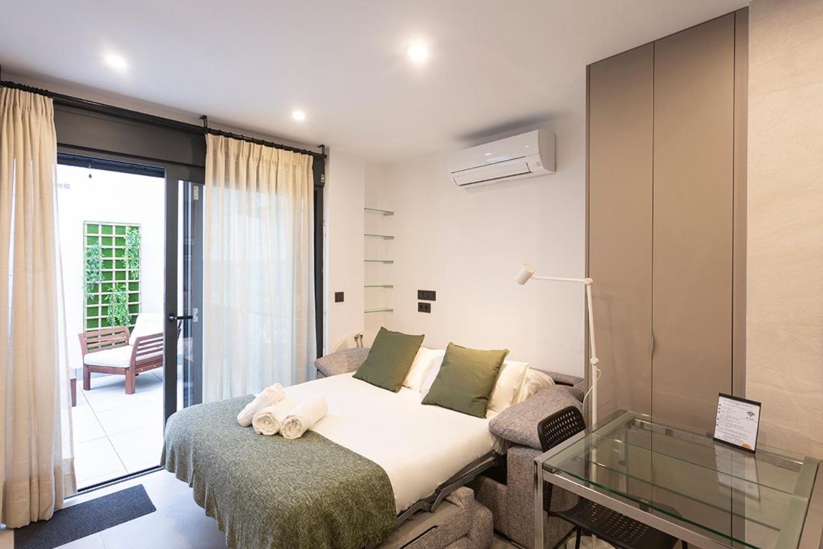 Apartamentos Bajeles Sevilla Urban Bagian luar foto