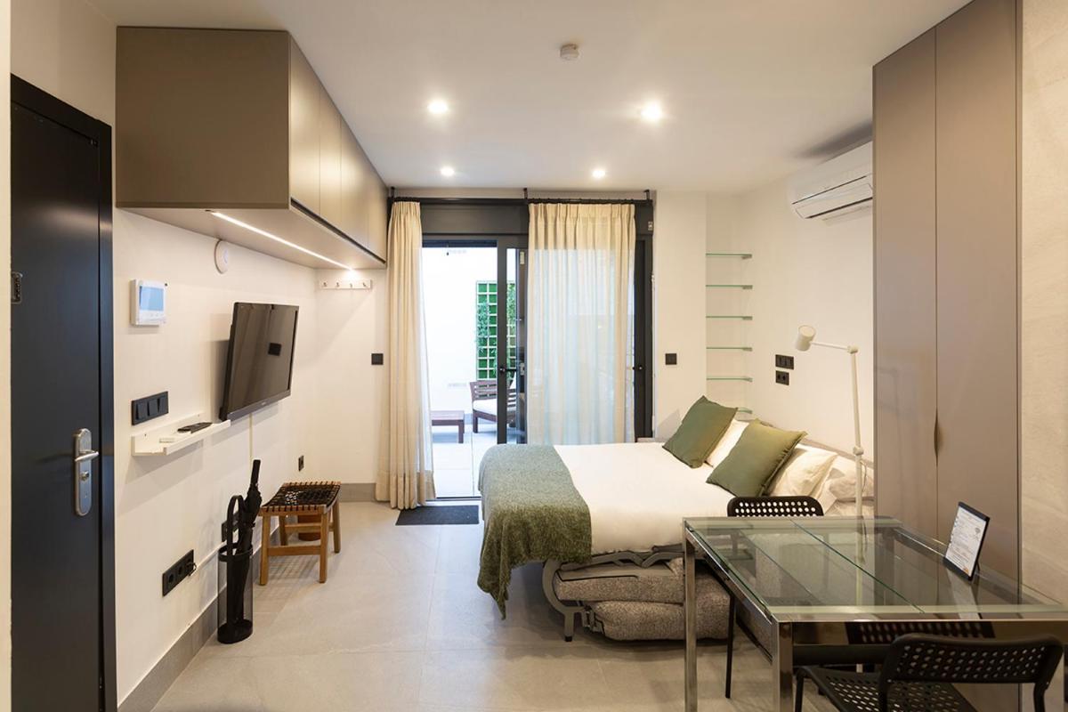 Apartamentos Bajeles Sevilla Urban Bagian luar foto