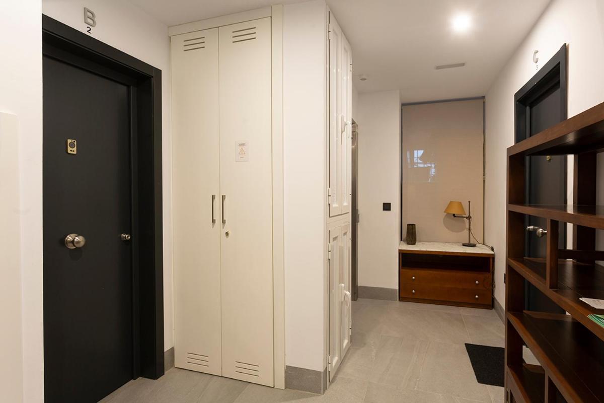 Apartamentos Bajeles Sevilla Urban Bagian luar foto