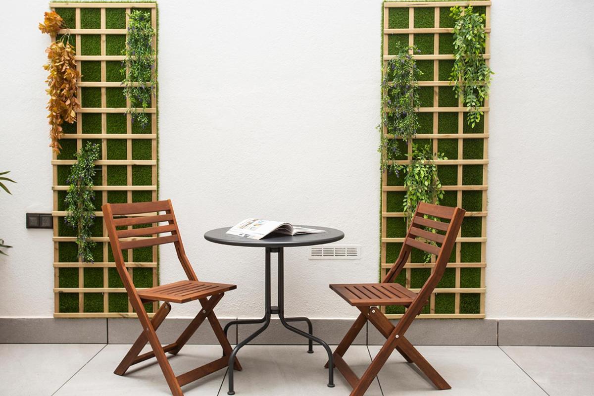 Apartamentos Bajeles Sevilla Urban Bagian luar foto