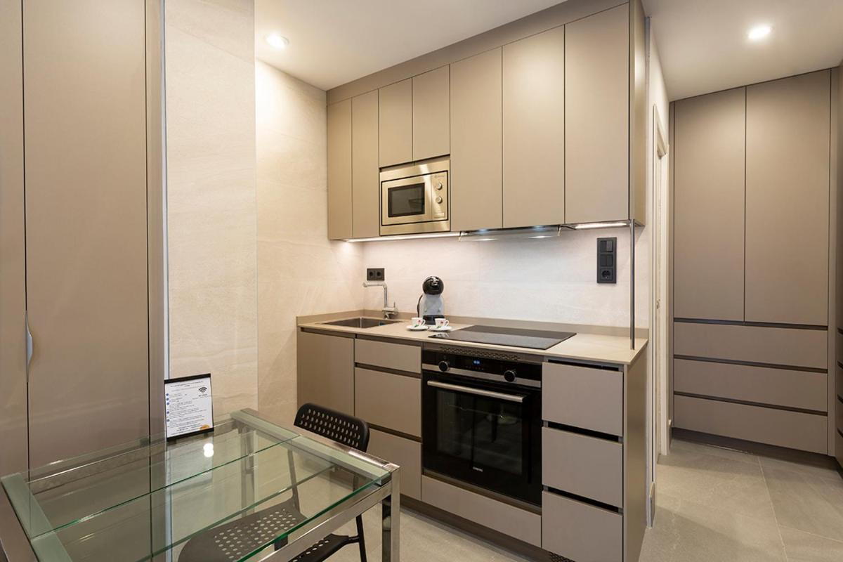 Apartamentos Bajeles Sevilla Urban Bagian luar foto